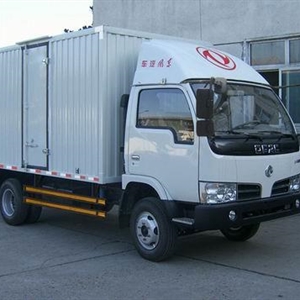 5吨箱式货车 长8.5米宽2.5米高2.5米